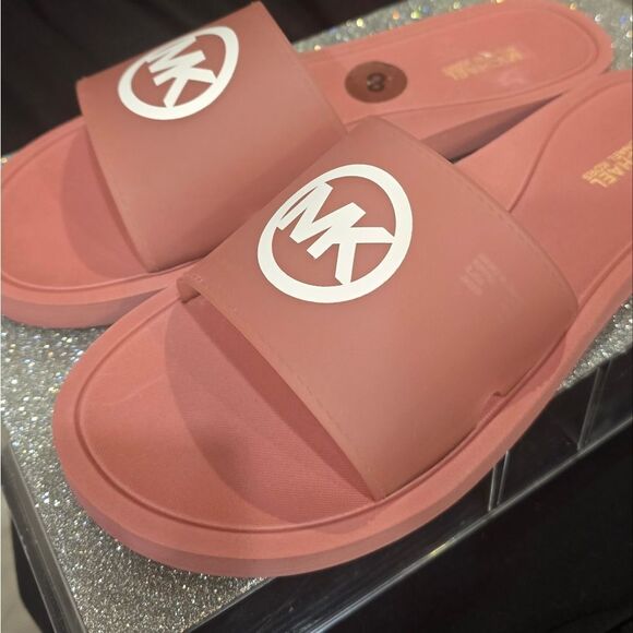 Michael Kors MK Circle Logo Jelly Slide Sandals - Picture 3 of 8